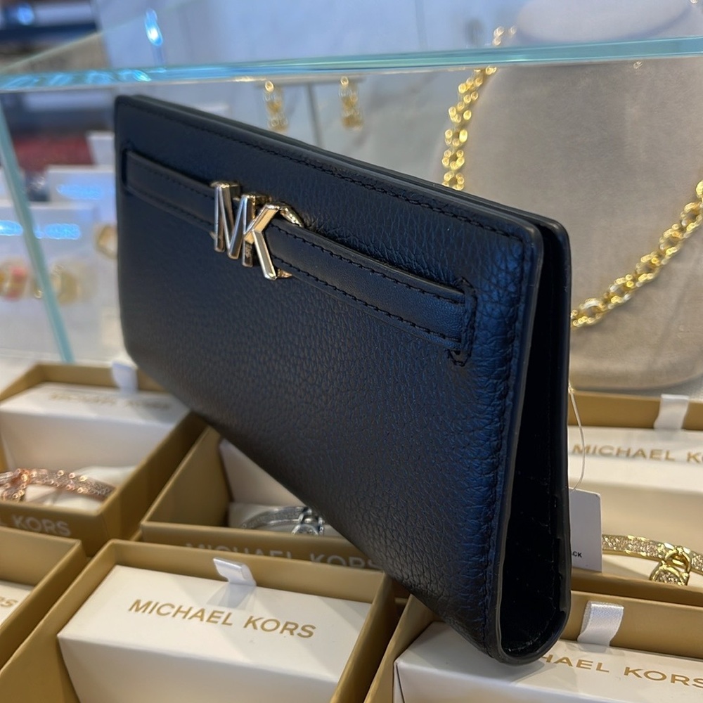 Michael Kors Reed Large Bifold Pebbled Leather Snap Wallet Card Case
Black
NWT - Picture 9 of 16